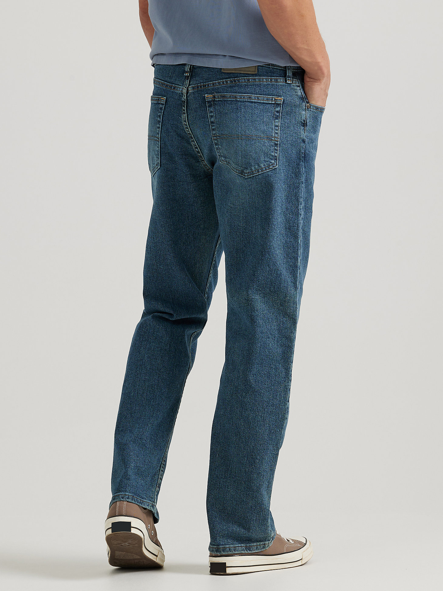 Wrangler Authentics Men's Relaxed Fit Comfort Flex Jean in Smoke
